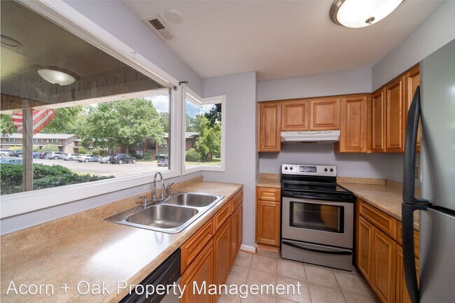 Building Photo - 3 br, 2.5 bath House - 804 Oak Tree Drive