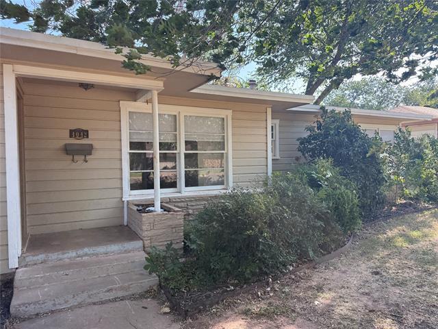 Building Photo - 4042 Benbrook St