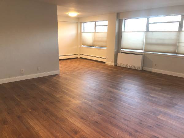 Sala de estar 2 - 10 Hammond Pond Pkwy
