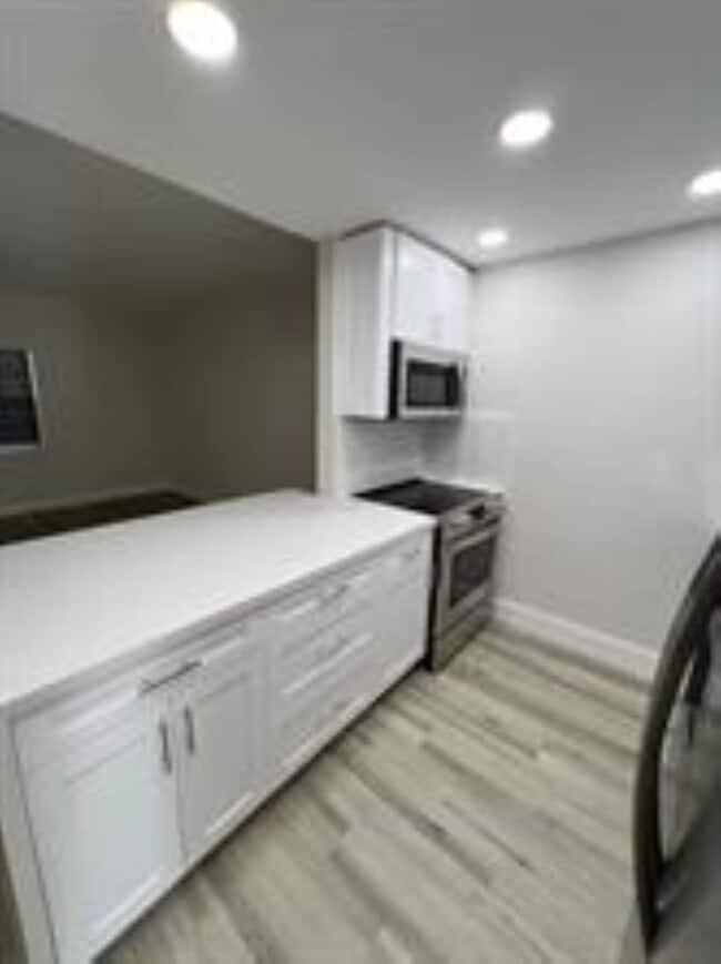Foto del edificio - 2665 Middle River Dr