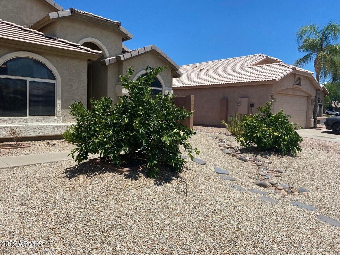 Foto principal - 4234 E Redwood Ln