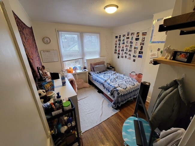 Bedroom 1 - 1322 Wightman St