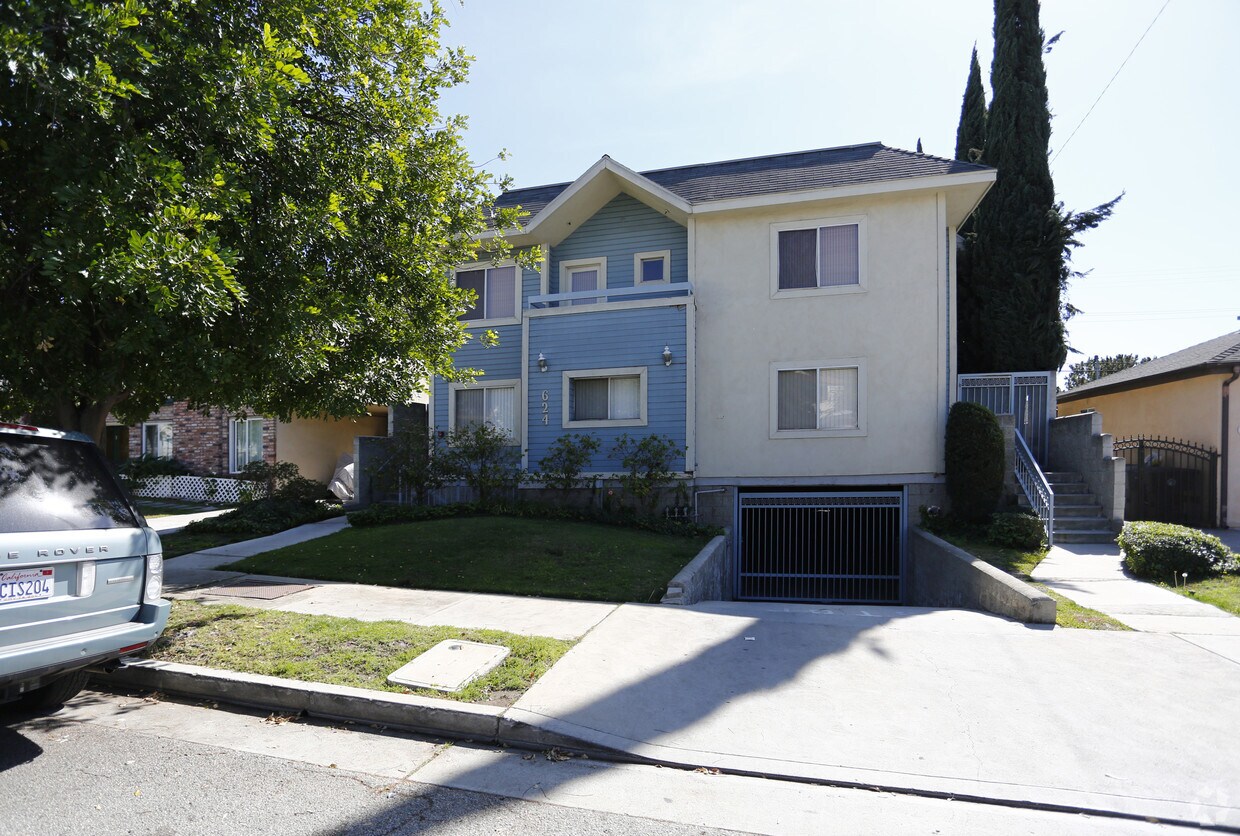 Building Photo - 624 Milford St
