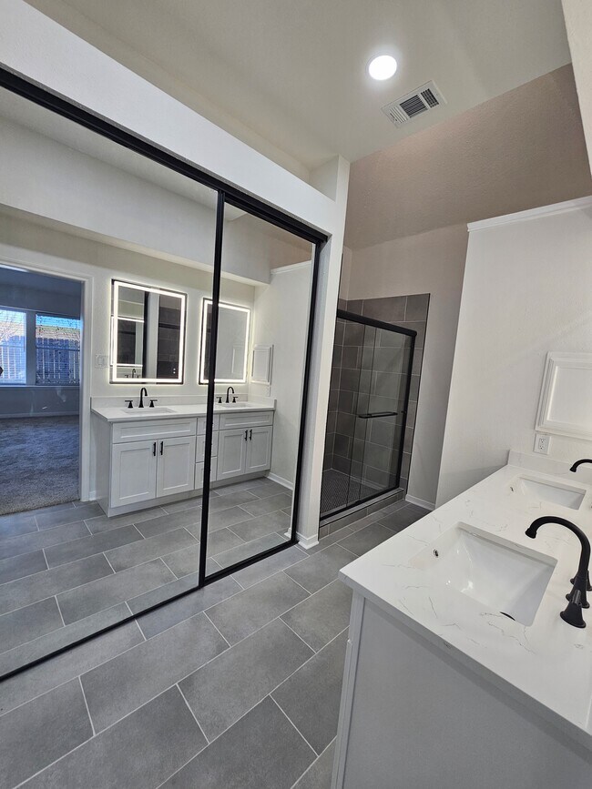 Building Photo - 3102 Great Lakes Ave