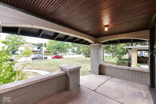 Foto del edificio - 6038 N College Ave