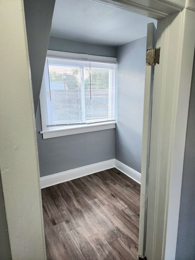 Building Photo - 13th Street Duplex