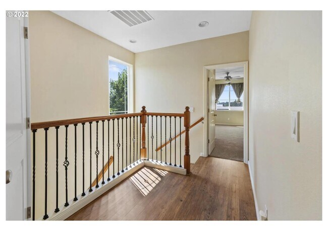 Building Photo - 8209 NE 53rd Way