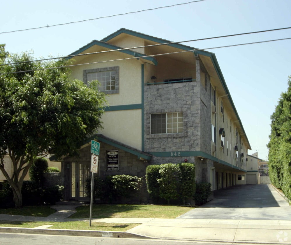 Foto del edificio - 842 N Acacia St