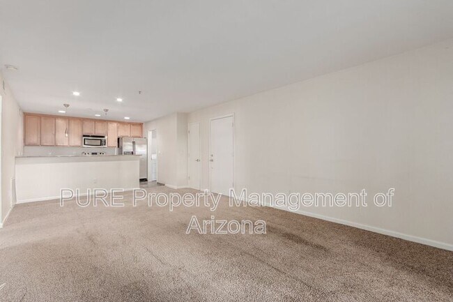 Foto del edificio - 4704 E Paradise Village Pkwy N