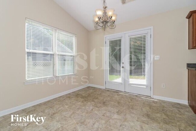 Building Photo - 522 Walnut Woods Dr