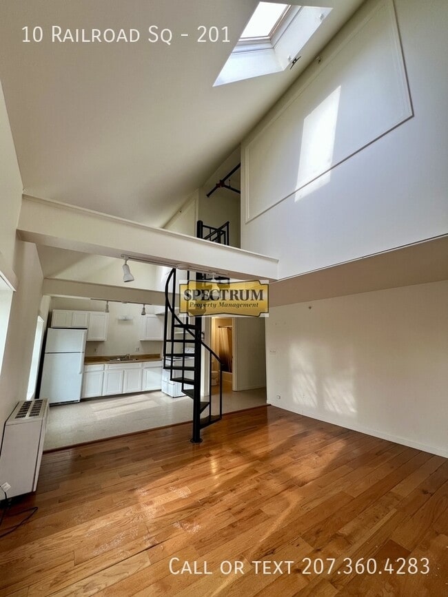 Building Photo - 10 Railroad Square