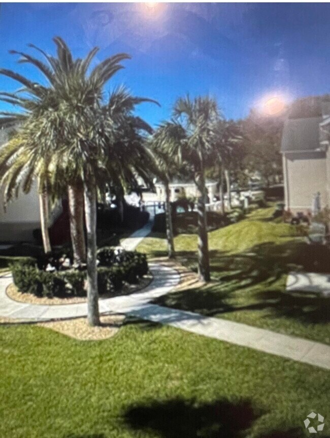 Building Photo - 1300 Royal Troon Ln