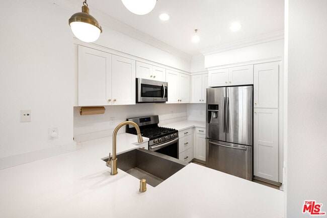 Foto del edificio - 6400 Crescent Prk E