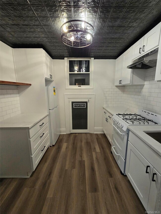 Foto del edificio - 51-151 100th St