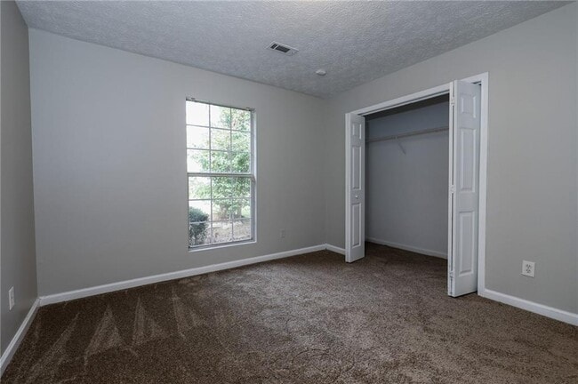 Foto del edificio - 9402 Highland Ridge