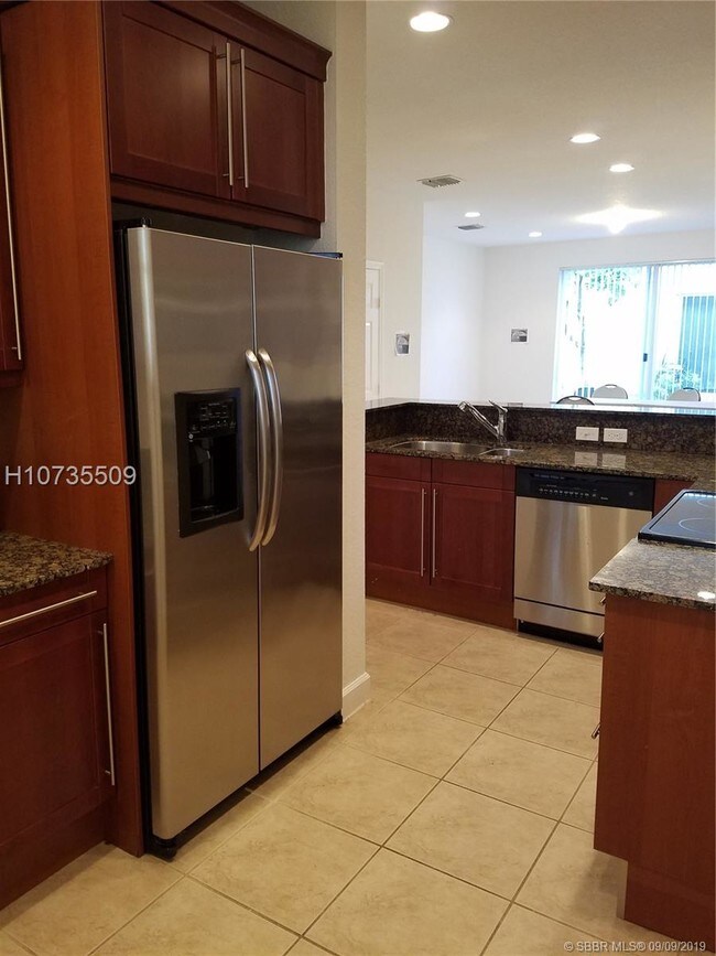 Foto del edificio - 5145 NW 30th Terrace