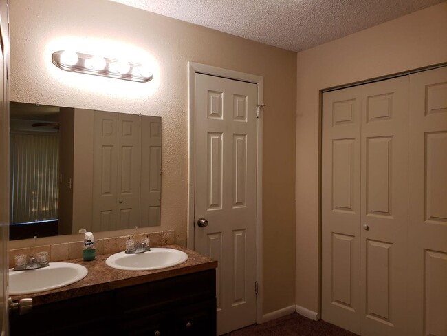 Building Photo - 177 Rebecca Ln
