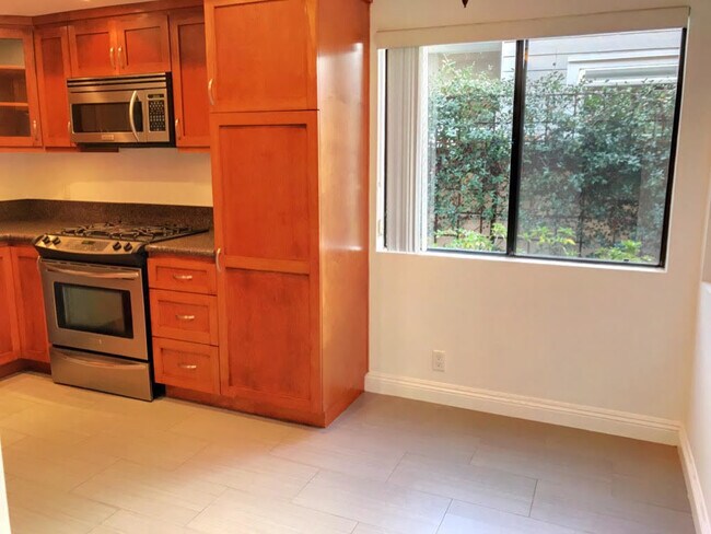 Building Photo - One of a kind condo in Valley Village now ...