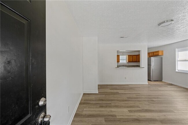 Foto del edificio - 210 Tanglewood Ln