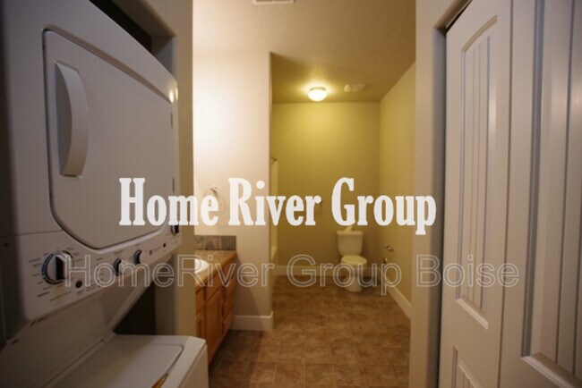 Foto del edificio - 16686 N Profit Cir