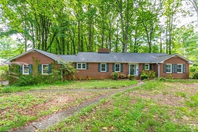 Building Photo - 2601 Loch Dr