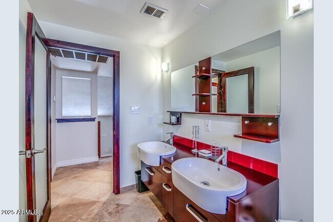 Foto del edificio - 7615 E Minnezona Ave