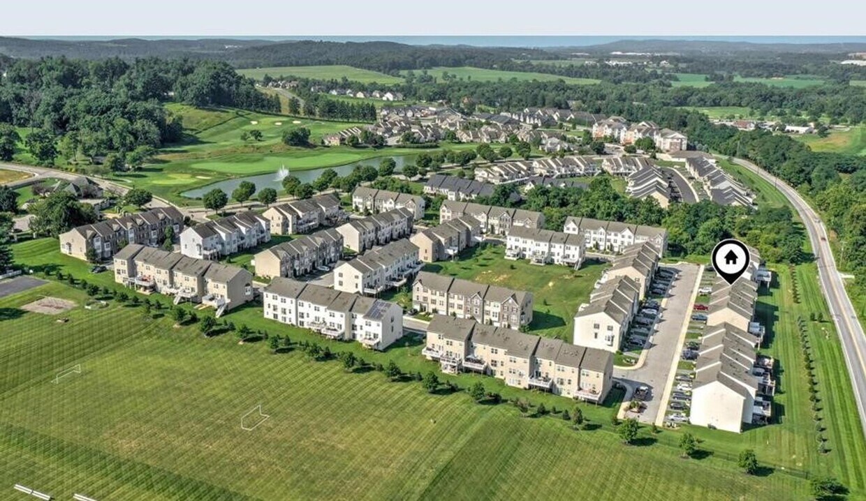 Foto principal - Regent's Glen - 3 bedrooms 2.5 baths!