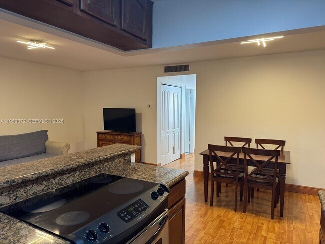 Foto del edificio - 2420 Diana Dr