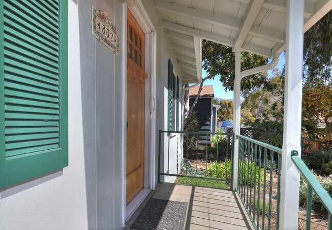 Foto del edificio - 802 Kentia Ave