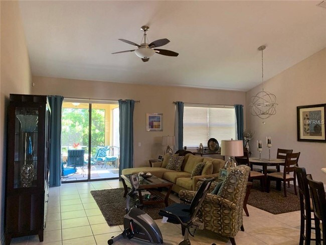 Foto del edificio - 24404 Lakeview Pl