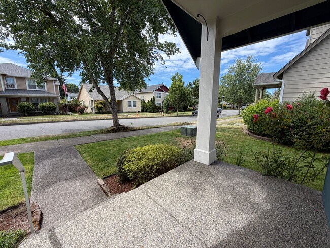 Building Photo - 3 bed DuPont Home with A/C for Rent