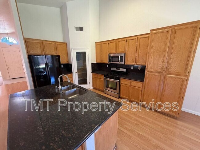 Foto del edificio - 6413 Noble House Ct