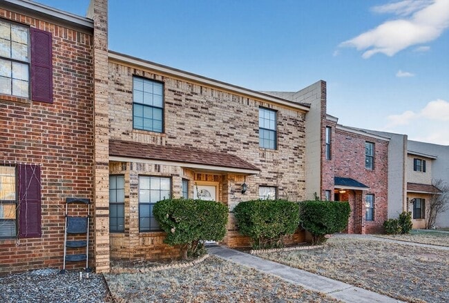 Foto del edificio - 3222 Preston Dr