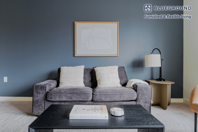 Building Photo - 362 Bellevue Way NE