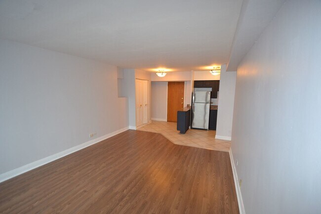 Foto del edificio - 4180 N Marine Dr