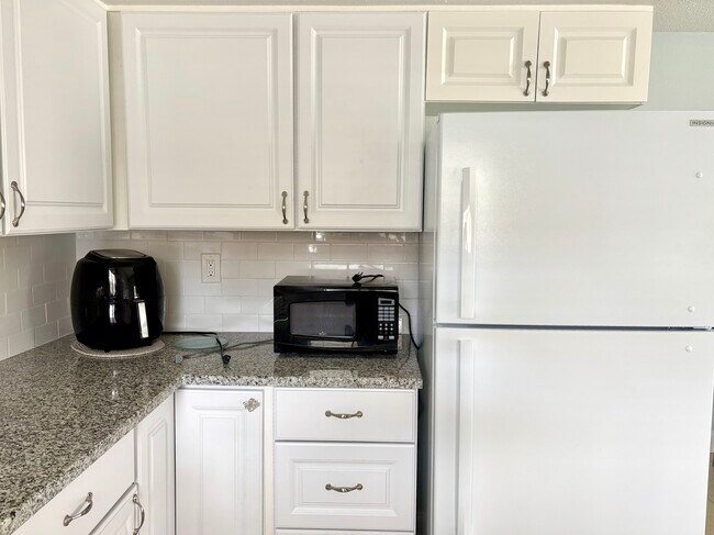 Building Photo - 107 176th Ter W