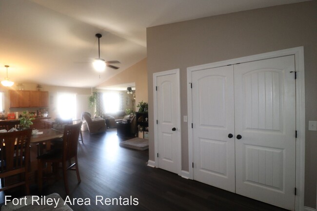 Foto del edificio - 4 br, 2 bath House - 701 W 6th St