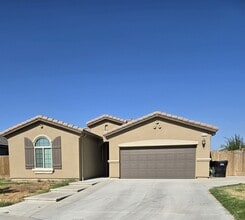 Building Photo - 651 Daphne Ln