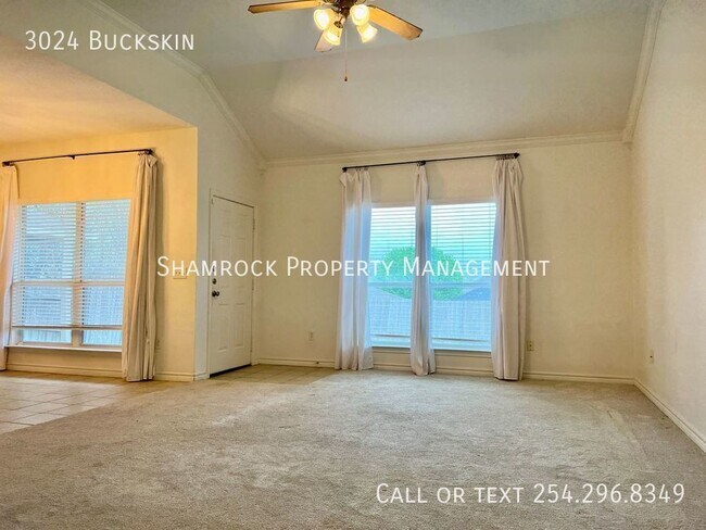 Foto del edificio - Surrey Ridge Duplex