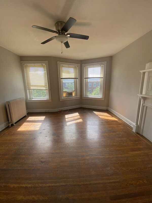 Foto del edificio - 3043 St Paul St