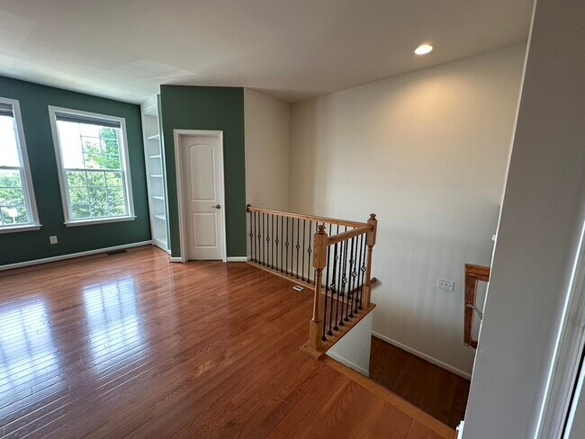 Foto del edificio - 1333 Gilmore St