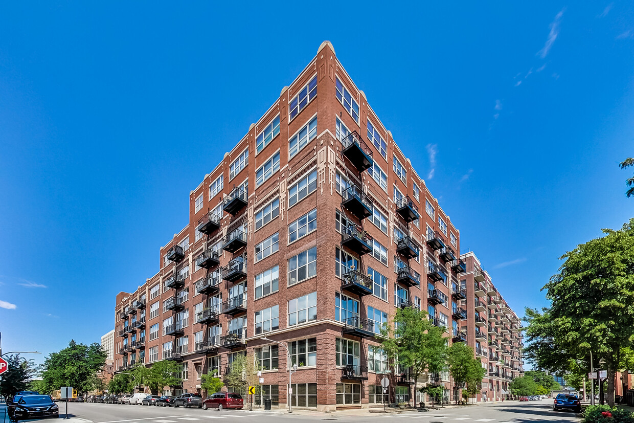 Primary Photo - 1500 W Monroe St