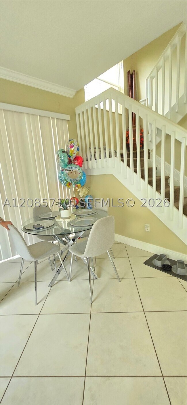 Foto del edificio - 2283 Mariner Ct