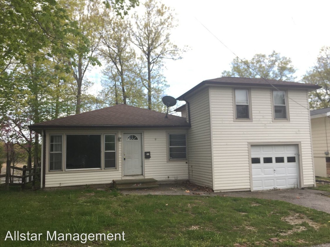 8958 Woodridge Ln, Mentor, OH 44060 House for Rent in Mentor, OH
