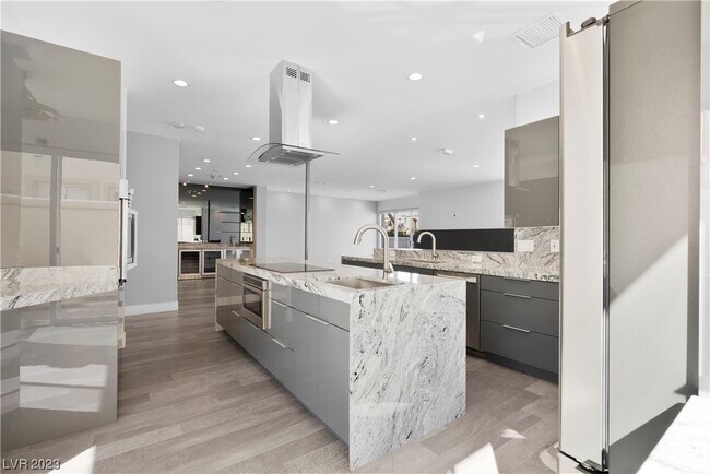Building Photo - 8728 Carlitas Joy Ct