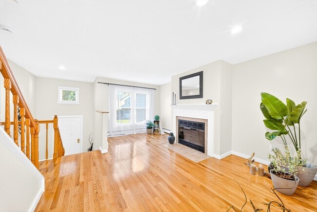 Foto del edificio - 82 Camelot Dr