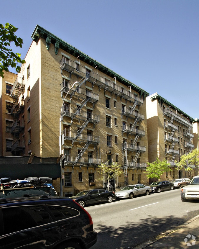 Building Photo - 410 E 65th St