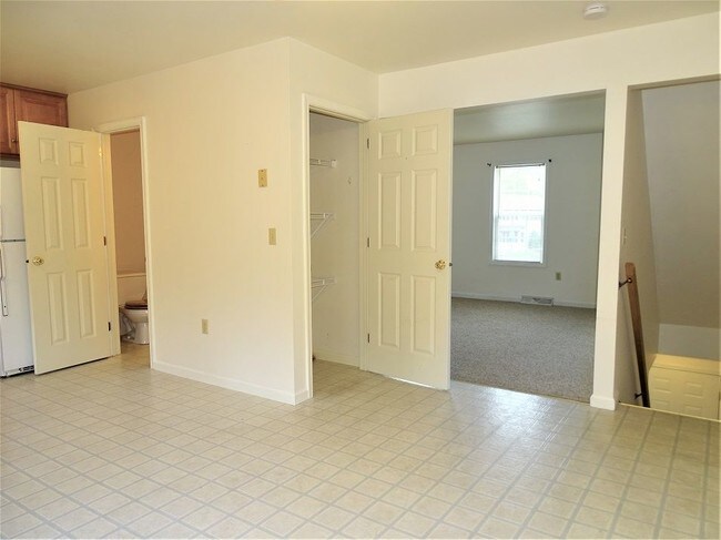 Foto del edificio - 582 Cloverbrook Dr