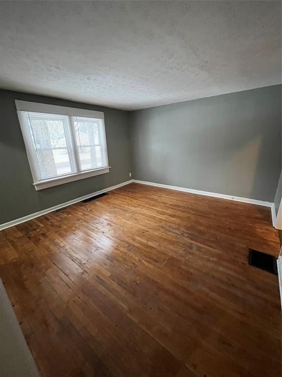 Foto del edificio - 3304 N Harding St