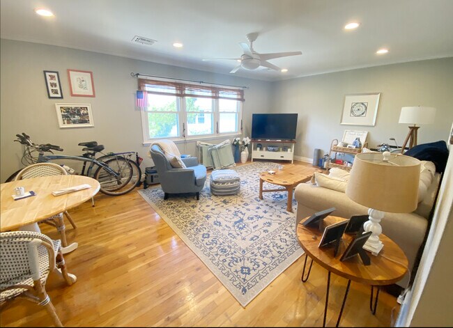Living Room_02 - 1201 Ocean Ave